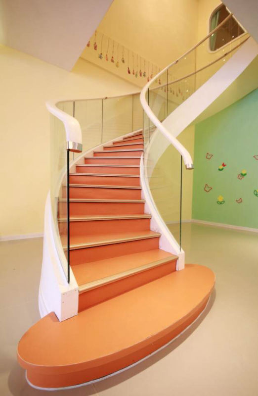 幼儿园楼梯安装防滑PVC地板的重要性